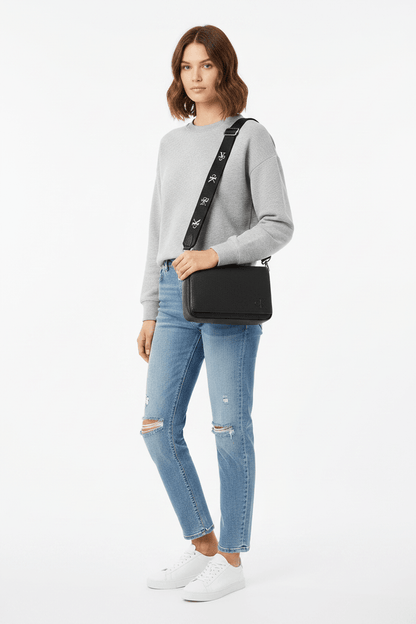 Calvin Klein Women's Ultralight crossbody CB82 - Runner