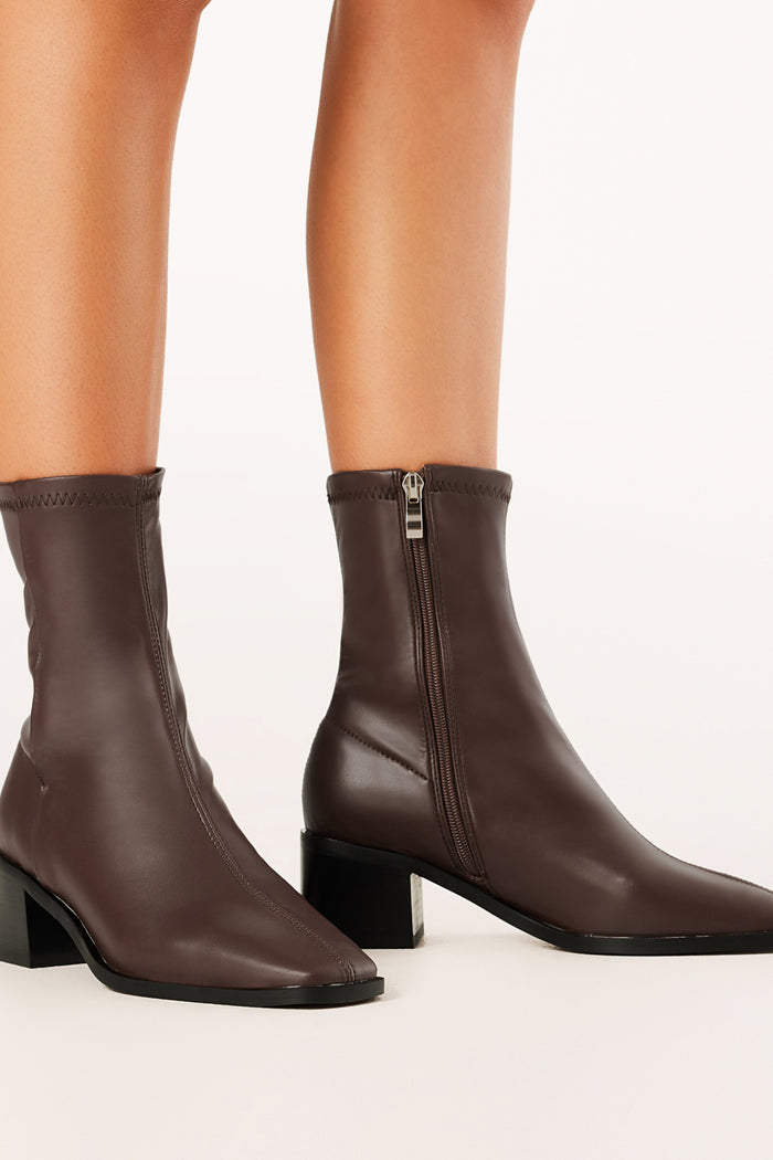 Petal and Pup USA SHOES Chihiro Booties - Hickory