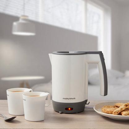 travel kettle in hotel scene