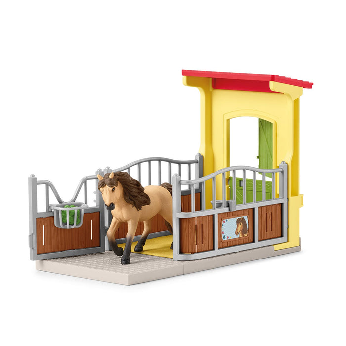 Farm with chicken coop and horse box