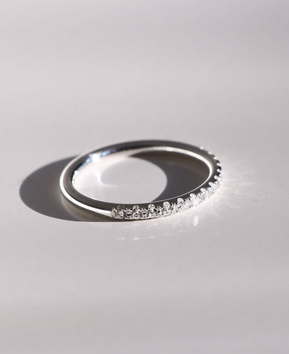 Diamantring, halvallians.
