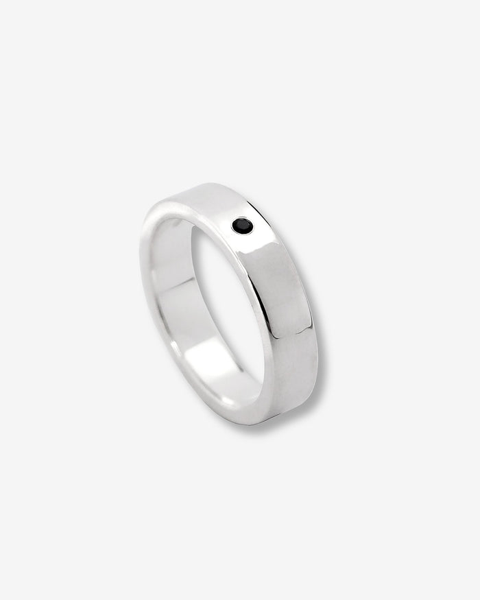 silverring till herr med svart diamant