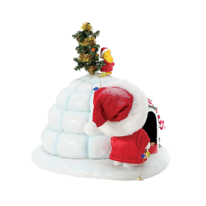Snoopy's Puffer Igloo