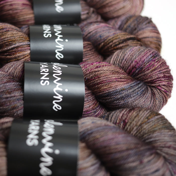 Voolenvine No. 5, CAULDRON WORSTED